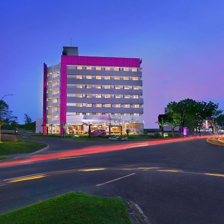Favehotel Jababeka Cikarang Buitenkant foto